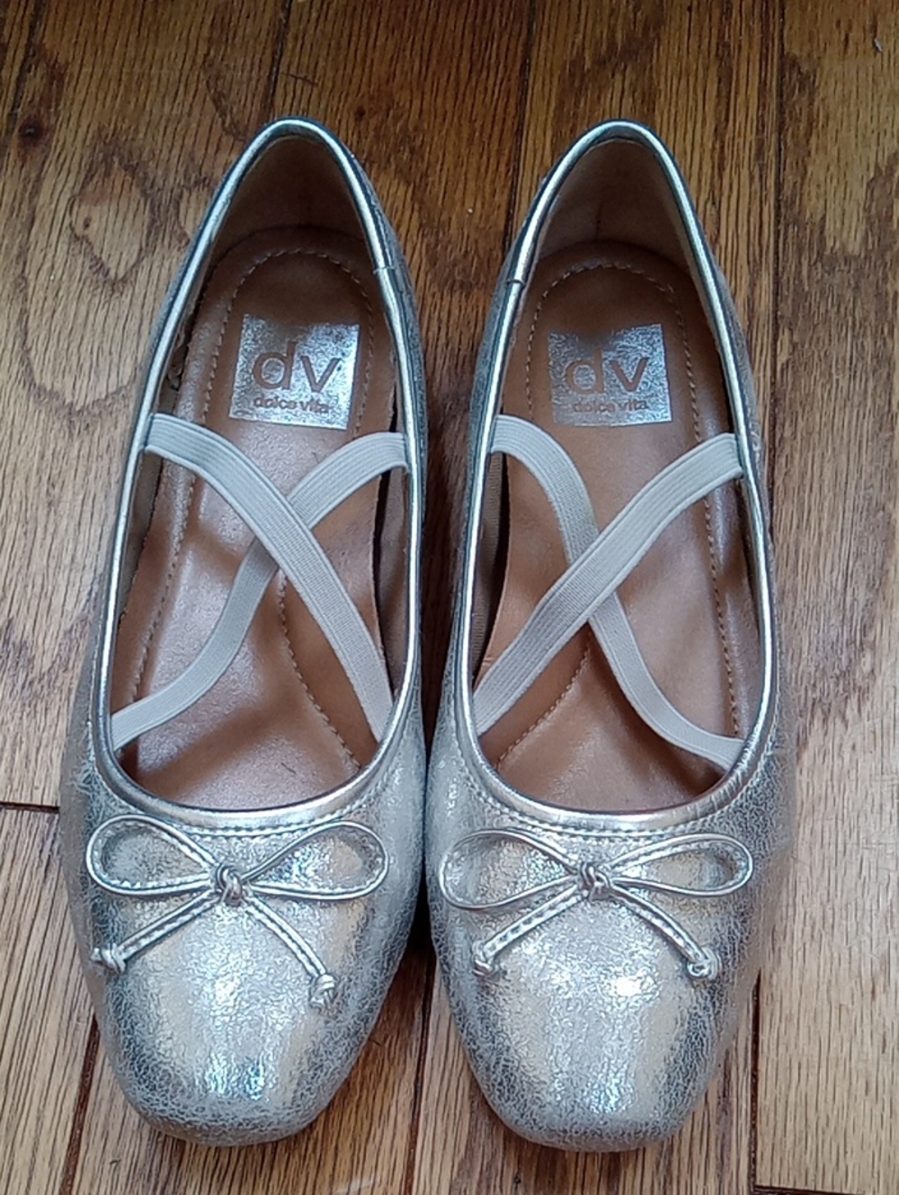 ✨ DV by Dolce Vita Maysa Metallic Silver Ballet Flats ✨ Size 5.5